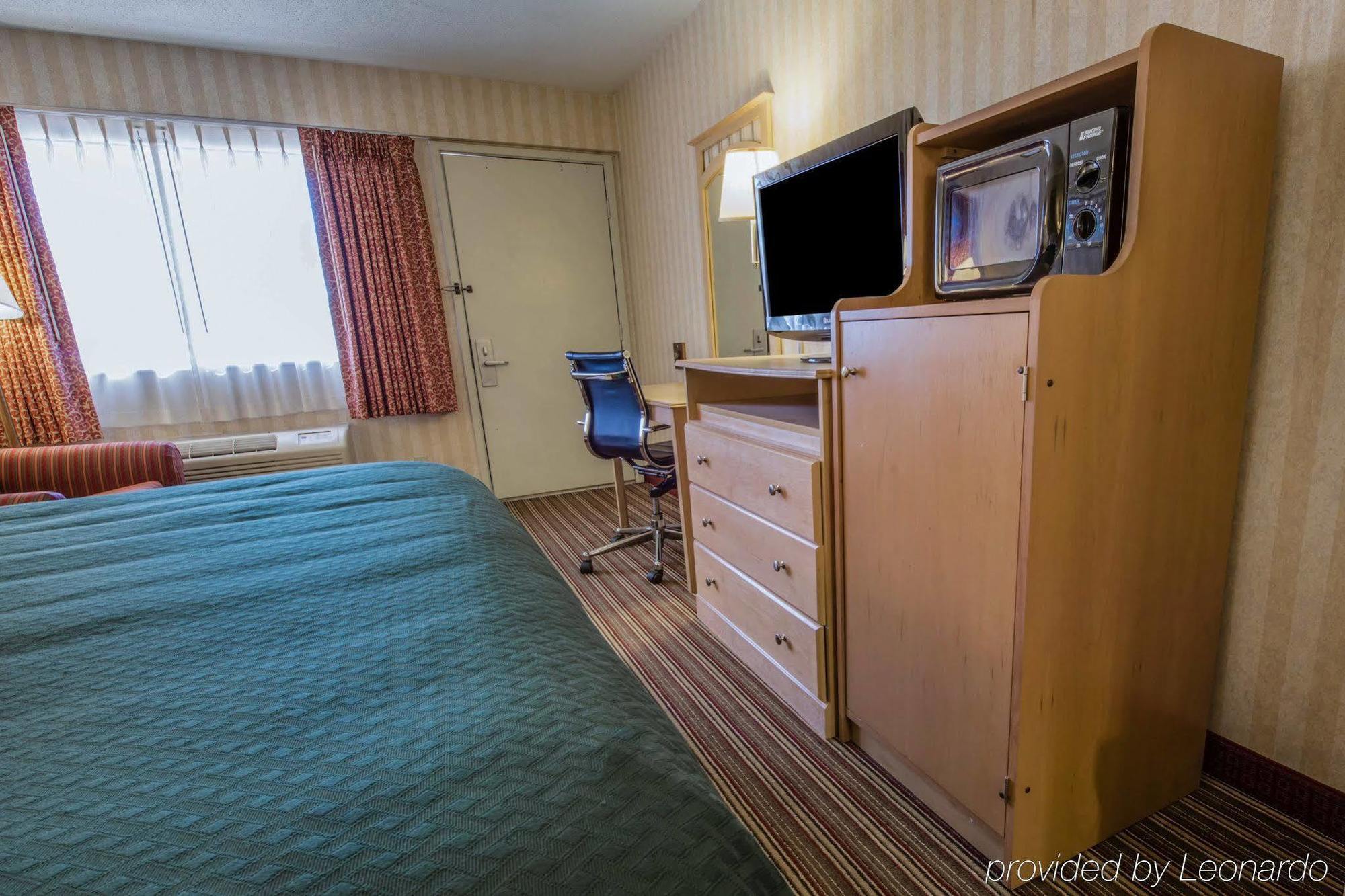 Quality Inn Barkeyville Exterior foto